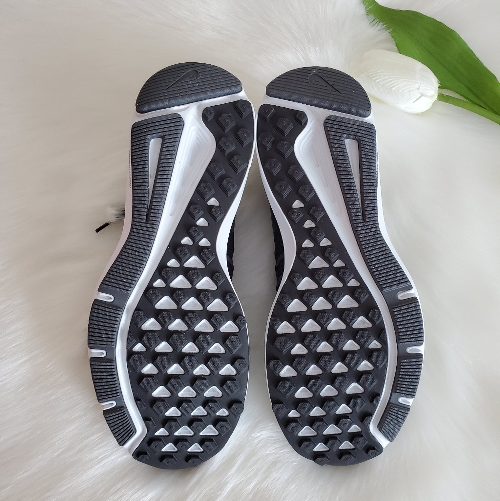 Size 8🌺Nike WOMEN'S shoes - Picture 4 of 6